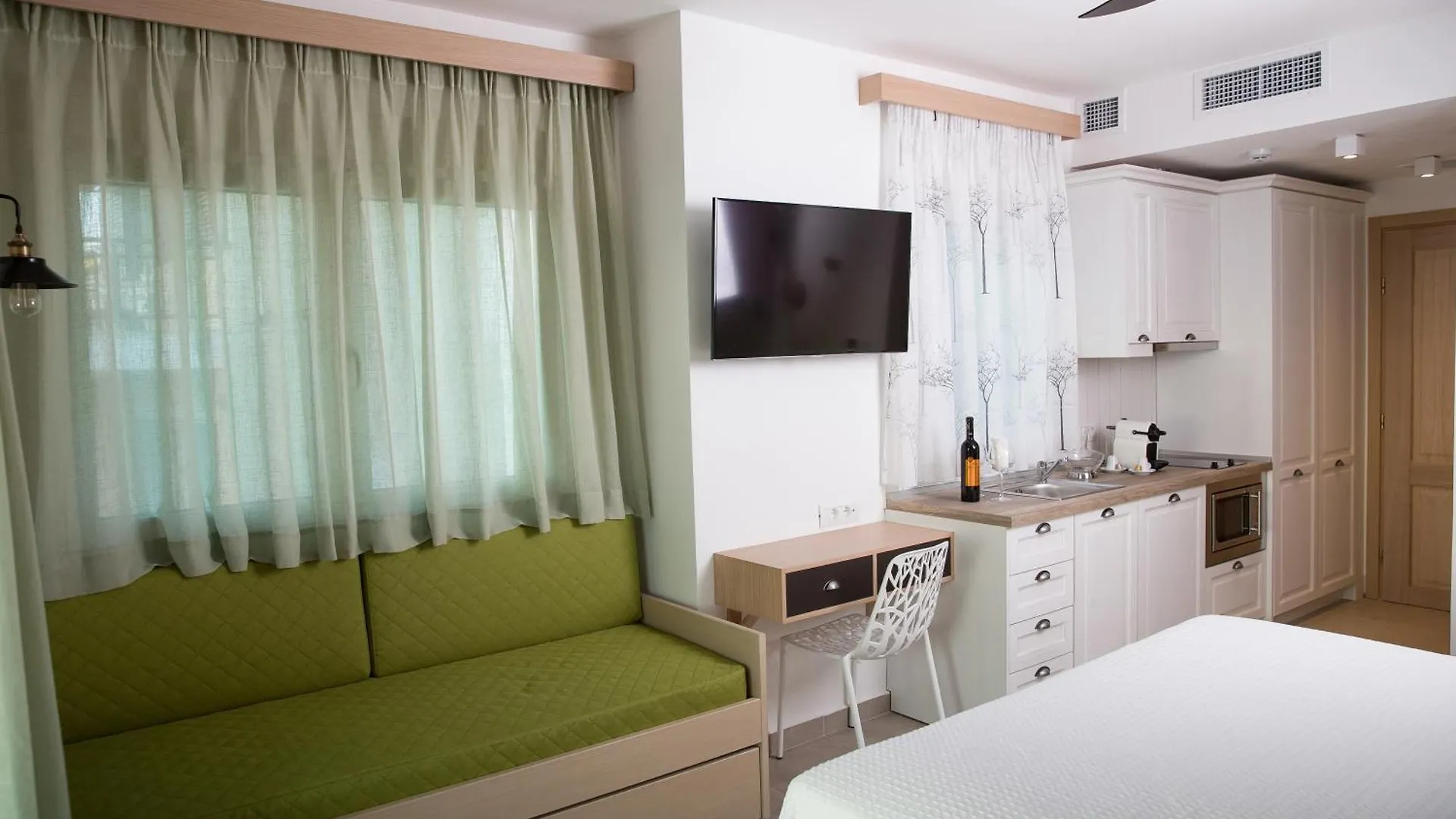Eco Green Living Toroni 0*,